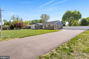 112 Pedrick Ave, Monroe Township, NJ 08094 - Photo 2