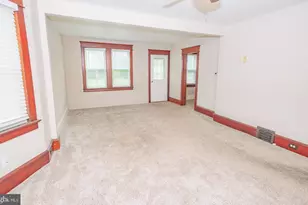 11 Sewell St, Glassboro, NJ 08028 - Photo 4
