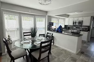 866 Hunters Dr, Woodbury, NJ 08096 - Photo 4