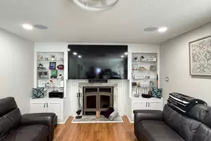 866 Hunters Dr, Woodbury, NJ 08096 - Photo 2