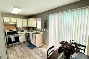 802 Darrett Ct, Sewell, NJ 08080 - Photo 4