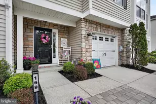 169 Acorn Dr, East Greenwich Township, NJ 08061 - Photo 2