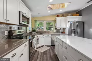 422 Virginia Pl, Monroe Township, NJ 08094 - Photo 10