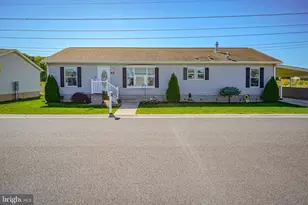 2080 Burlington Cir, Monroe Township, NJ 08094 - Photo 1