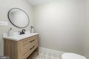 372 W Broad St, Greenwich Township, NJ 08027 - Photo 12