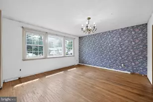 919 Grenville Dr, Blackwood, NJ 08012 - Photo 2