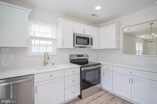 27 Lakebridge Dr, Deptford, NJ 08096 - Photo 6