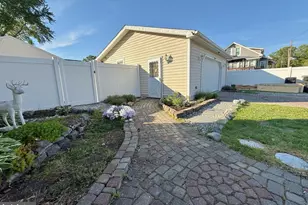 321 New Jersey Ave, National Park, NJ 08063 - Photo 6