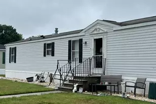 405 Peacock St, Paulsboro, NJ 08066 - Photo 1