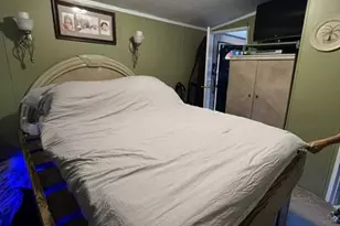 405 Peacock St, Paulsboro, NJ 08066 - Photo 10