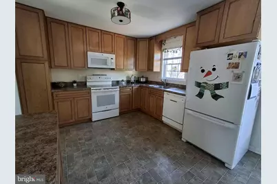 127 Karen Court, Harrison Township, NJ 08062 - Photo 2