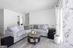 407 Atlanta Court, Sewell, NJ 08080 - Photo 2