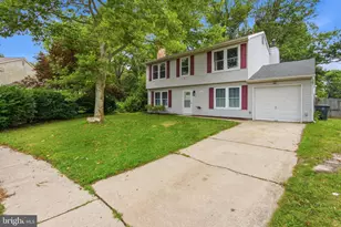 528 Denise Ct, Monroe Township, NJ 08094 - Photo 2