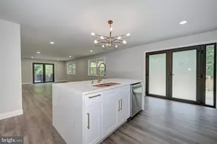 2429 Sunnyhill Ave, Monroe Township, NJ 08094 - Photo 10
