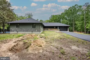 2429 Sunnyhill Ave, Monroe Township, NJ 08094 - Photo 2