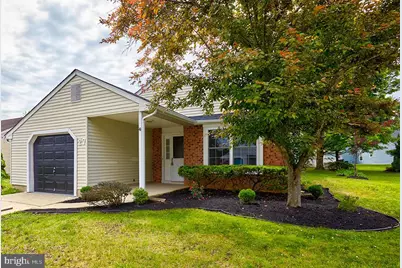 27 Kelly Drive, Deptford, NJ 08096 - Photo 1