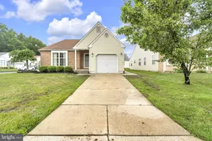 801 Freeport Way, Monroe Township, NJ 08094 - Photo 2