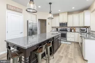 824 Kristin Ln, Monroe Township, NJ 08094 - Photo 4