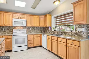 168 Dorian Dr, Monroe Township, NJ 08094 - Photo 12