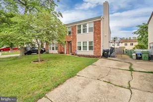 16 Fomalhaut Ct, Blackwood, NJ 08012 - Photo 2