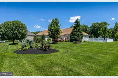 102 Karenlynn Drive, Franklin Township, NJ 08322 - Photo 4
