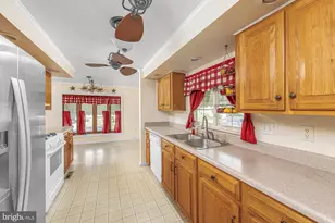 580 Edgemont Dr, Monroe Township, NJ 08094 - Photo 12