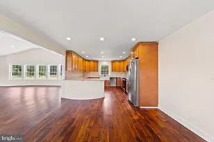 812 W Malaga Rd, Monroe Township, NJ 08094 - Photo 16