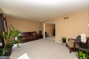 121 Treeline Dr, Woodbury, NJ 08096 - Photo 4