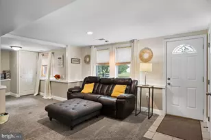 812 Jamestown Rd, Washington Township, NJ 08012 - Photo 16