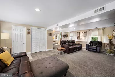 812 Jamestown Road, Washington Township, NJ 08012 - Photo 18