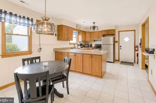654 Lebanon Ave, Monroe Township, NJ 08094 - Photo 6