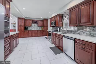 24 Hollybush Dr, Glassboro, NJ 08028 - Photo 18