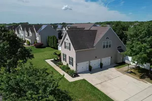 804 Monet Ct, Monroe Township, NJ 08094 - Photo 4