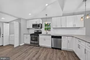 27 S Market St, Greenwich Township, NJ 08027 - Photo 4