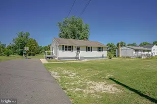 377 N Tuckahoe Rd, Monroe Township, NJ 08094 - Photo 1