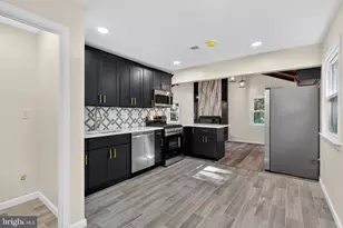 306 May Ct, West Deptford, NJ 08096 - Photo 2