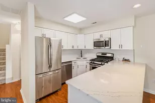 37 Tarragon Ct, West Deptford, NJ 08086 - Photo 2