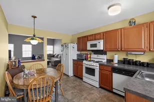 629 Panama Ct, Monroe Township, NJ 08094 - Photo 6