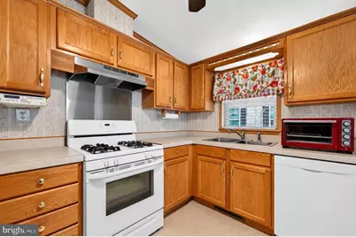 191 Rita Pl, Monroe Township, NJ 08094 - Photo 6