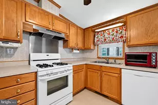 191 Rita Pl, Monroe Township, NJ 08094 - Photo 6