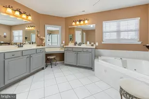 301 Long Meadow Dr, Harrison Township, NJ 08062 - Photo 26