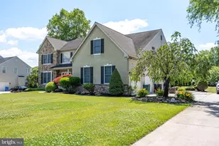 710 Nicole Dr, East Greenwich Township, NJ 08056 - Photo 2