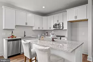 37 Redkist Dr, Harrison Township, NJ 08062 - Photo 2