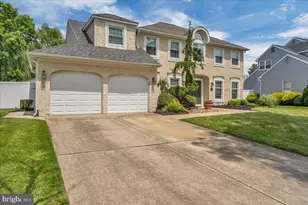 27 Spring Mill Dr, Sewell, NJ 08080 - Photo 2