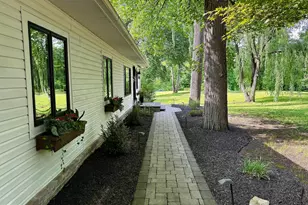 321 Tomlin Station Rd, Harrison Township, NJ 08062 - Photo 4