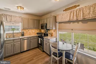 437 Longfellow Dr, Monroe Township, NJ 08094 - Photo 10
