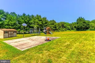 437 Longfellow Dr, Monroe Township, NJ 08094 - Photo 24