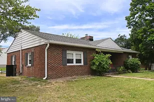 21 Chester Ave, Greenwich Township, NJ 08027 - Photo 2