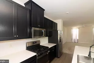 31 Roundstone Run, Swedesboro, NJ 08085 - Photo 2