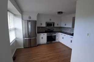 7 Redwood Ct, Glassboro, NJ 08028 - Photo 2